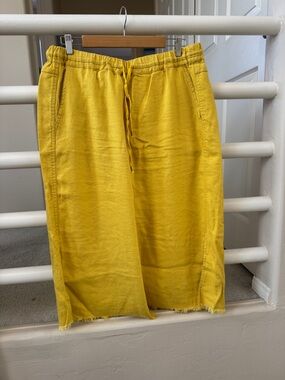 Cropped Drawstring Ankle Pants in Yellow